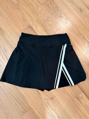 Wilson Black Athletic Tennis Skort with Side Stripe